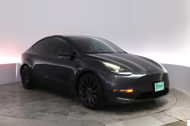 2024 Tesla Model Y — photo 10 of 34