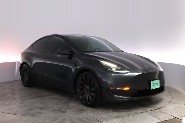 2024 Tesla Model Y — photo 10 of 34