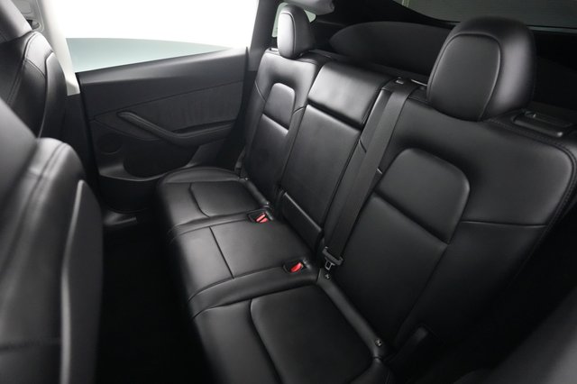 2024 Tesla Model Y — photo 19 of 34