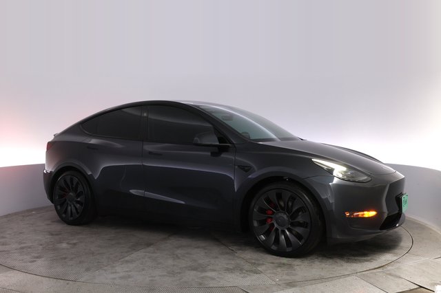 2024 Tesla Model Y — photo 11 of 34