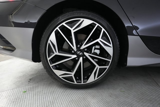 2024 Hyundai IONIQ 6 — photo 17 of 24