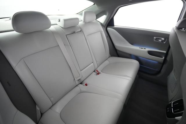 2024 Hyundai IONIQ 6 — photo 4 of 24