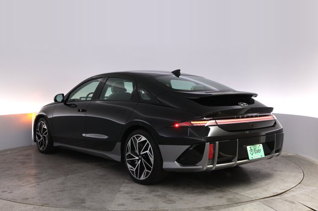 2024 Hyundai IONIQ 6 — photo 13 of 24