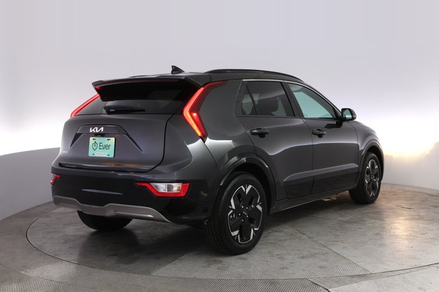 2024 Kia Niro EV — photo 2 of 21