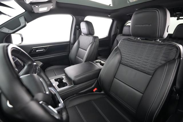 2025 GMC Sierra EV — photo 3 of 15
