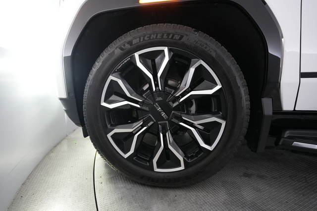 2025 GMC Sierra EV