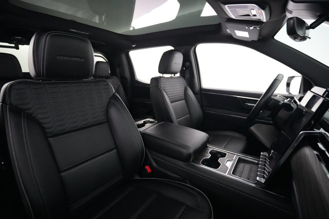 2025 GMC Sierra EV — photo 12 of 15