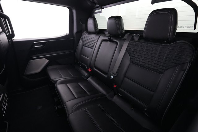 2025 GMC Sierra EV — photo 13 of 15