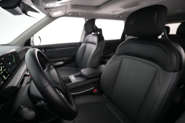 2026 Kia EV9 — photo 18 of 26