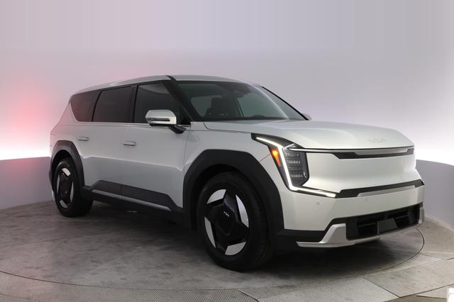 2026 Kia EV9 — photo 10 of 26
