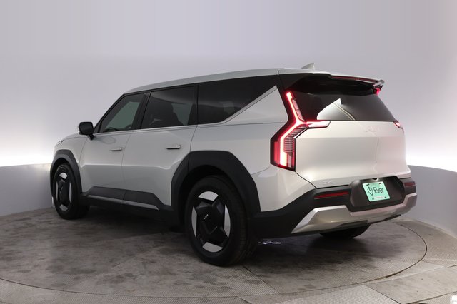 2026 Kia EV9 — photo 13 of 26