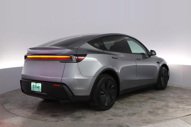 2026 Tesla Model Y — photo 2 of 23