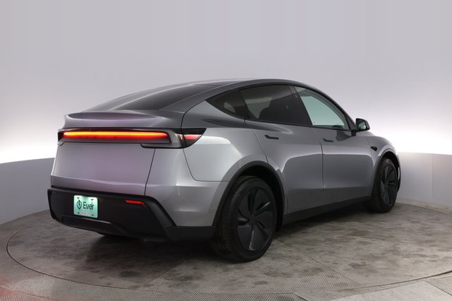 2026 Tesla Model Y — photo 2 of 23