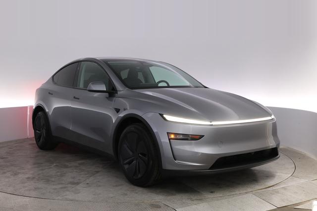 2026 Tesla Model Y — photo 10 of 23