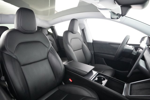2026 Tesla Model Y — photo 18 of 23