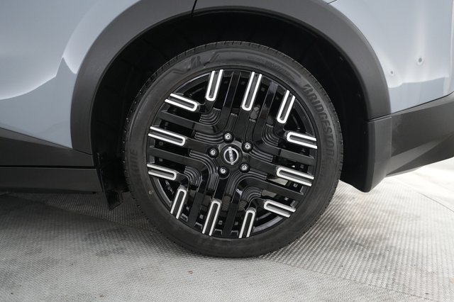 2026 Nissan LEAF — photo 7 of 23