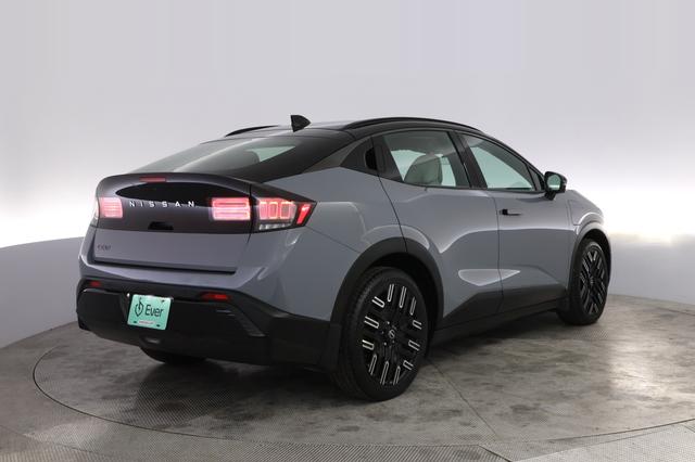 2026 Nissan LEAF — photo 2 of 23