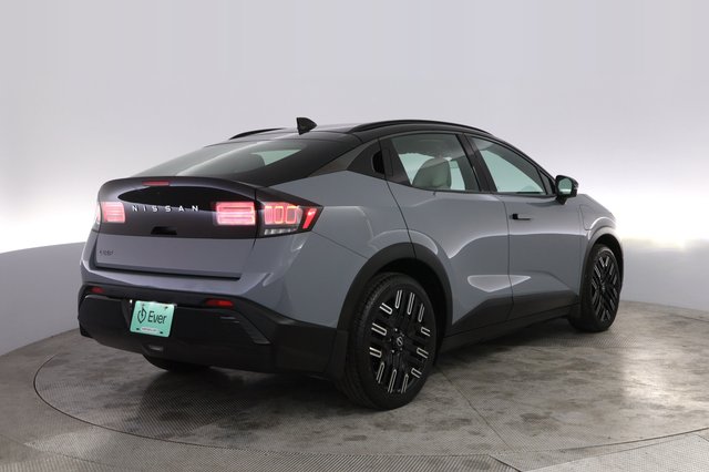 2026 Nissan LEAF — photo 2 of 23