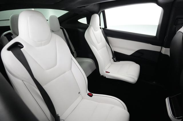 2023 Tesla Model X — photo 4 of 28
