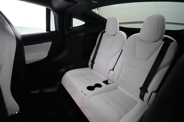 2023 Tesla Model X — photo 20 of 28