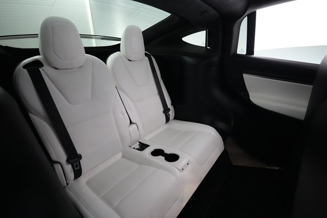 2023 Tesla Model X — photo 21 of 28