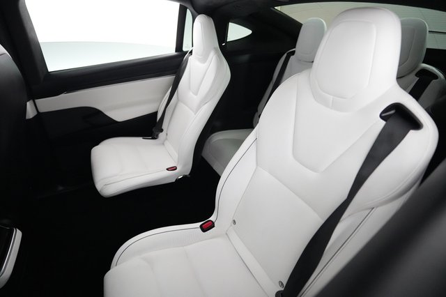 2023 Tesla Model X — photo 19 of 28
