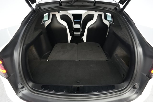 2023 Tesla Model X — photo 6 of 28