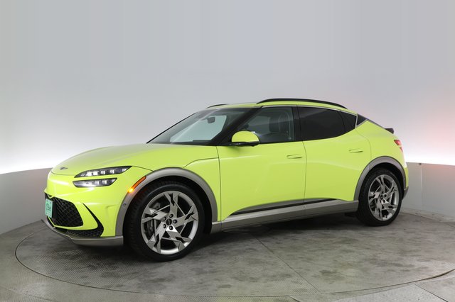 2023 Genesis GV60 — photo 14 of 22