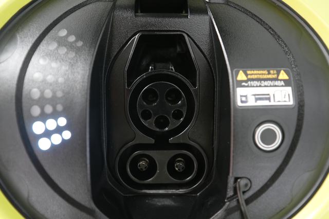 2023 Genesis GV60 — photo 8 of 22