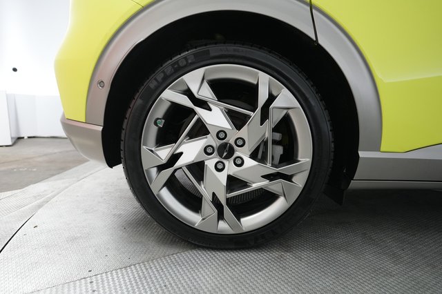 2023 Genesis GV60 — photo 17 of 22