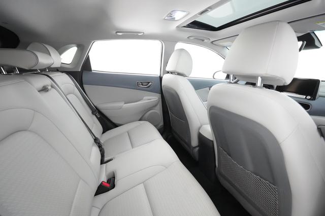 2021 Hyundai Kona — photo 3 of 30