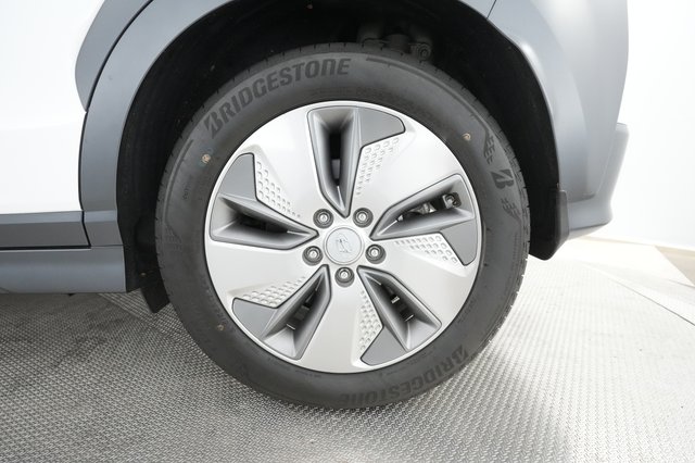2021 Hyundai Kona — photo 14 of 30