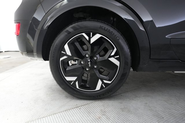 2023 Kia Niro EV — photo 17 of 25
