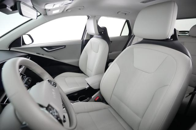 2023 Kia Niro EV — photo 3 of 25