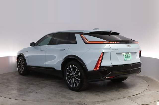 2024 Cadillac Lyriq — photo 13 of 23