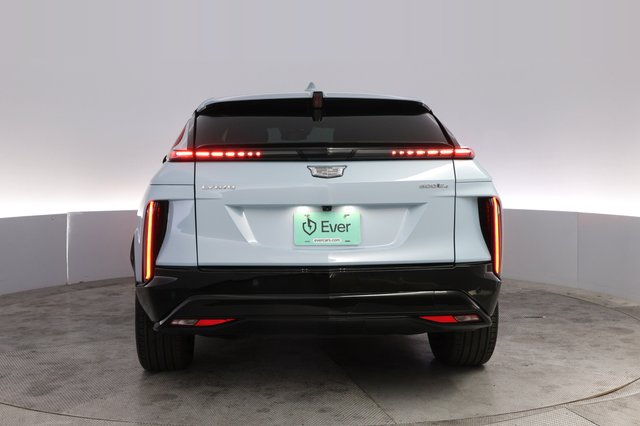 2024 Cadillac Lyriq — photo 12 of 23