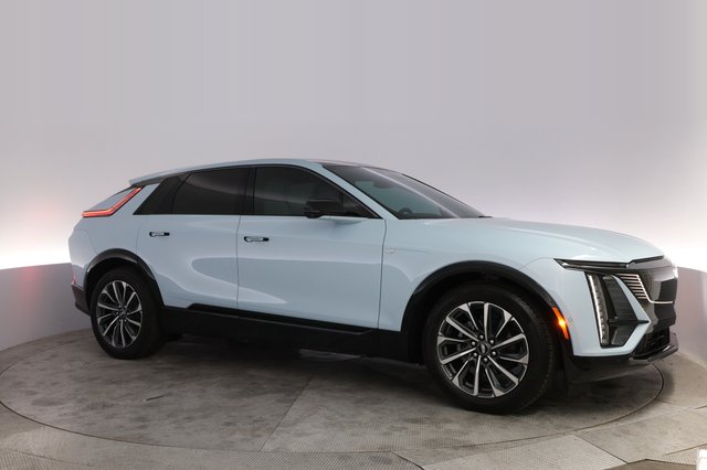 2024 Cadillac Lyriq — photo 11 of 23
