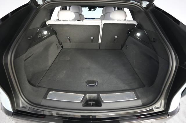 2024 Cadillac Lyriq — photo 6 of 23
