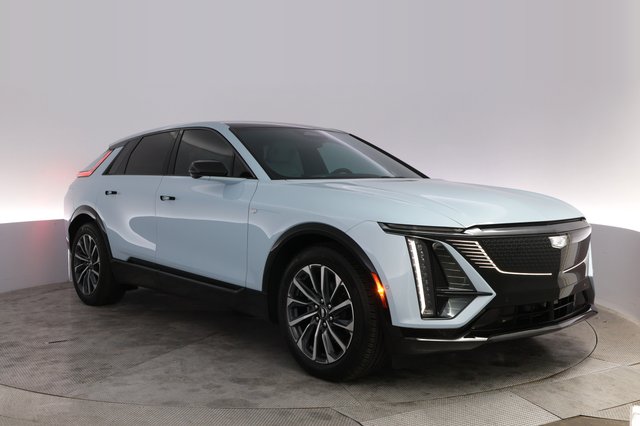2024 Cadillac Lyriq — photo 10 of 23