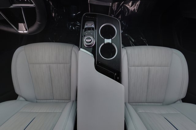2024 Cadillac Lyriq — photo 20 of 23