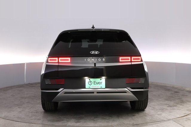 2024 Hyundai IONIQ 5 — photo 12 of 23