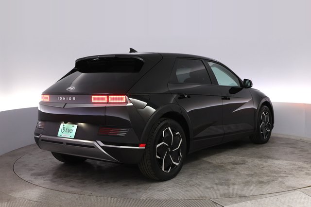 2024 Hyundai IONIQ 5 — photo 2 of 23