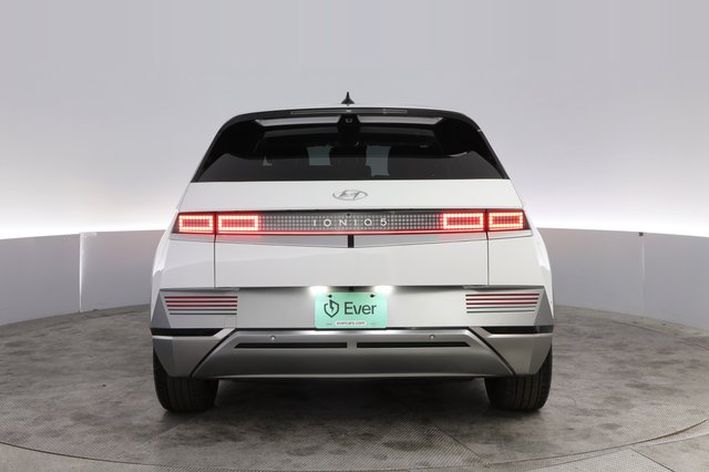 2024 Hyundai IONIQ 5 — photo 12 of 23