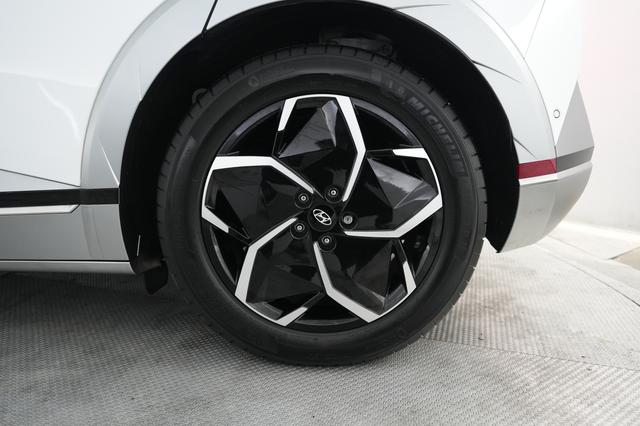 2024 Hyundai IONIQ 5 — photo 7 of 23