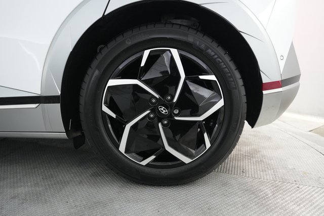 2024 Hyundai IONIQ 5 — photo 7 of 23
