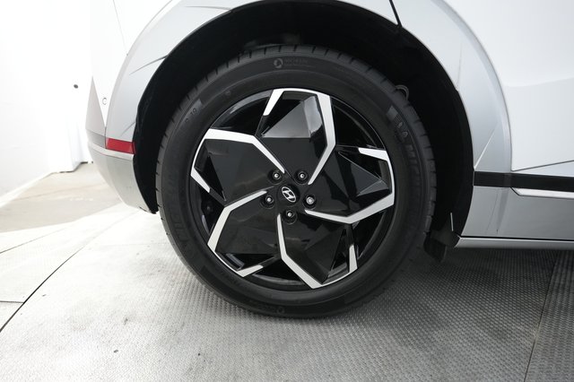 2024 Hyundai IONIQ 5 — photo 17 of 23