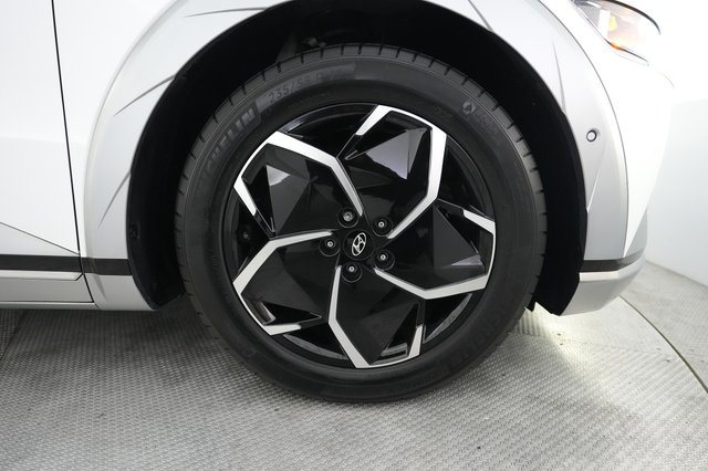 2024 Hyundai IONIQ 5 — photo 16 of 23