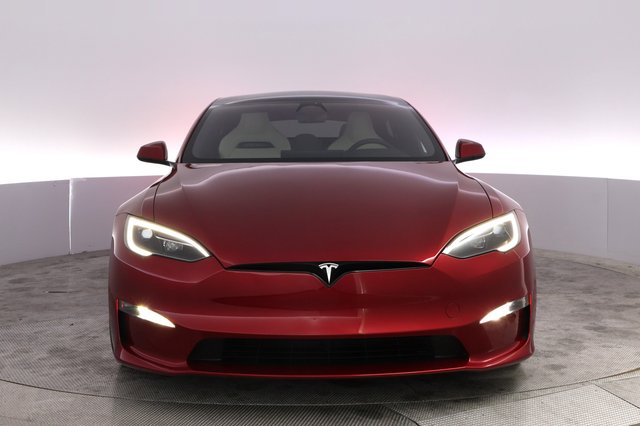 2025 Tesla Model S — photo 9 of 22
