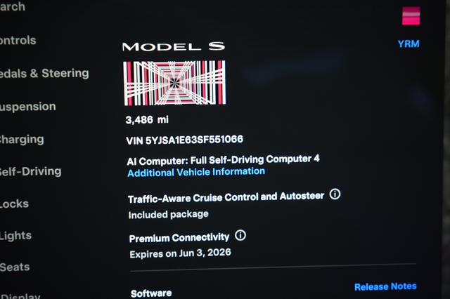 2025 Tesla Model S — photo 5 of 22