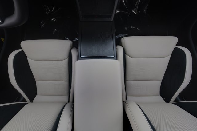 2025 Tesla Model S — photo 20 of 22